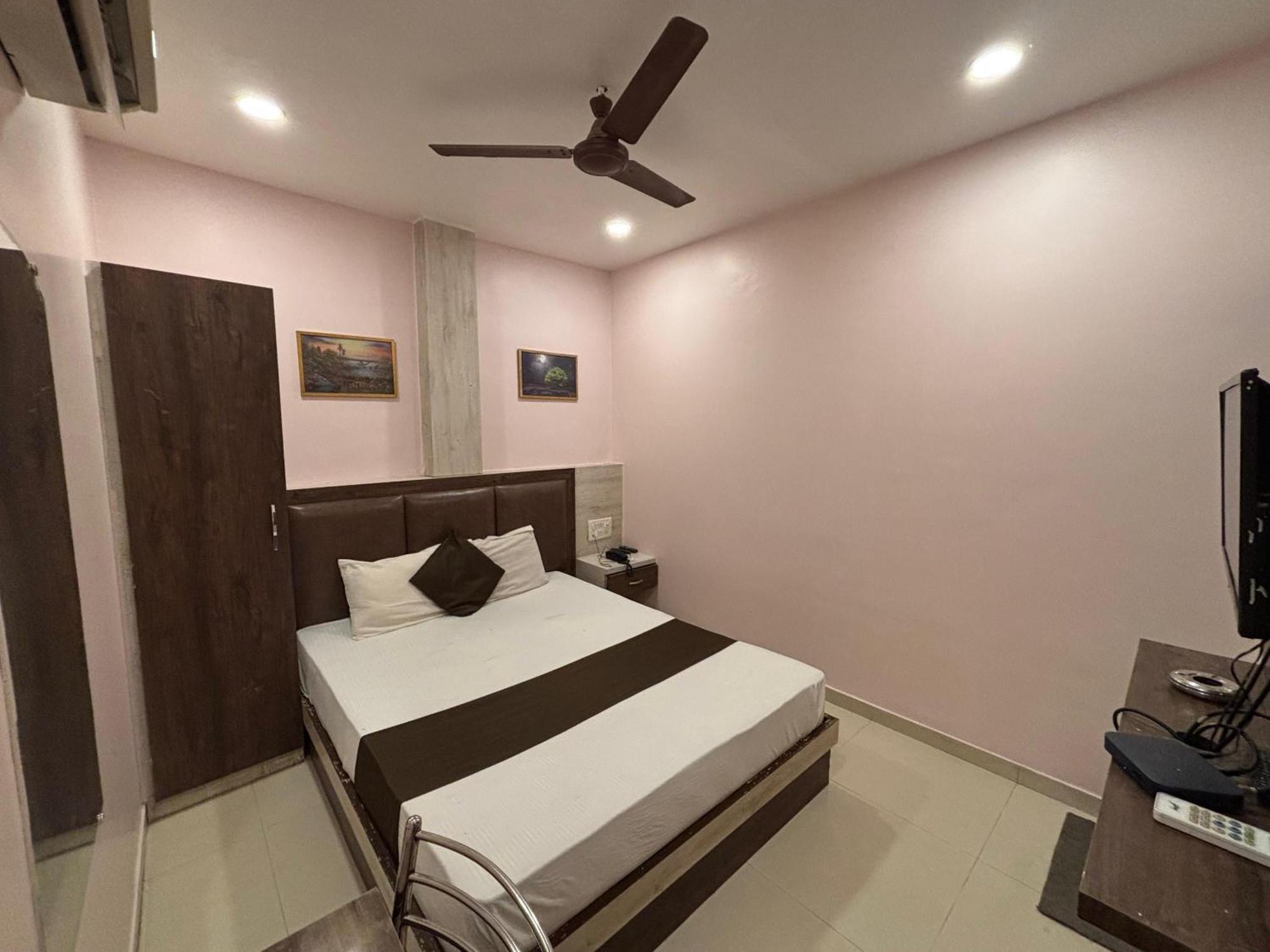 Tavakkal Near International Airport 2* Bombaj