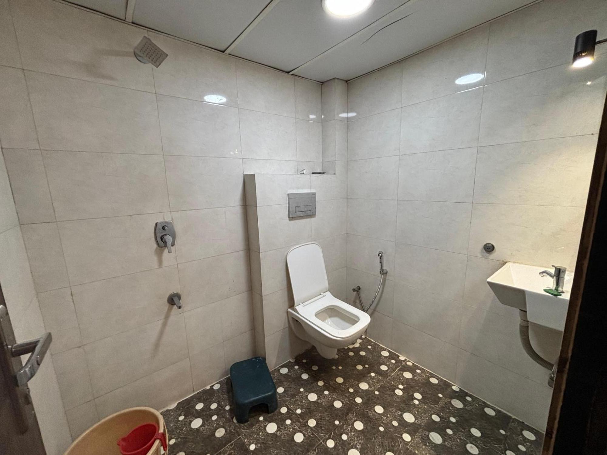 Tavakkal Near International Airport Hotel
