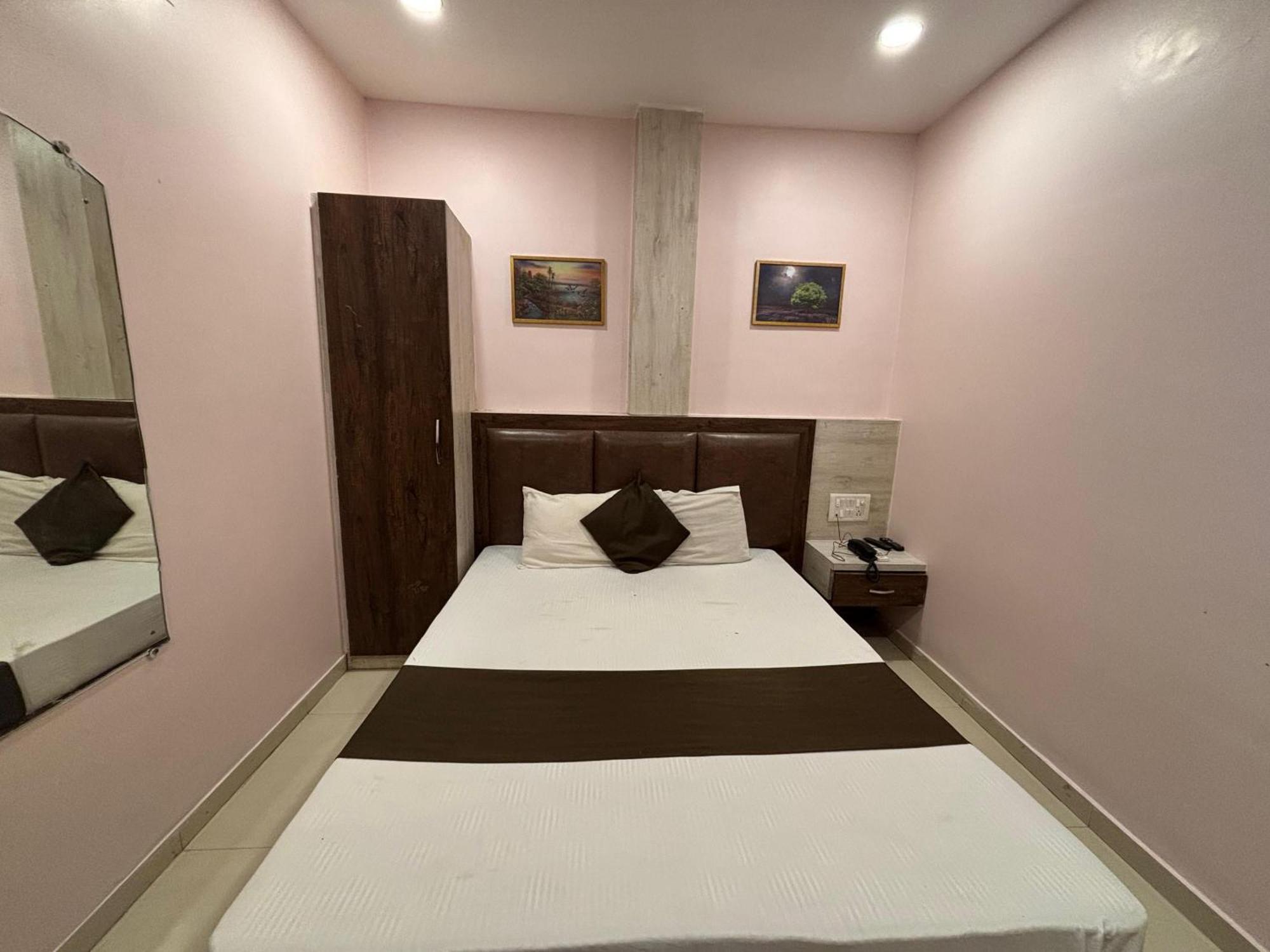 Tavakkal Near International Airport Hotel 2*