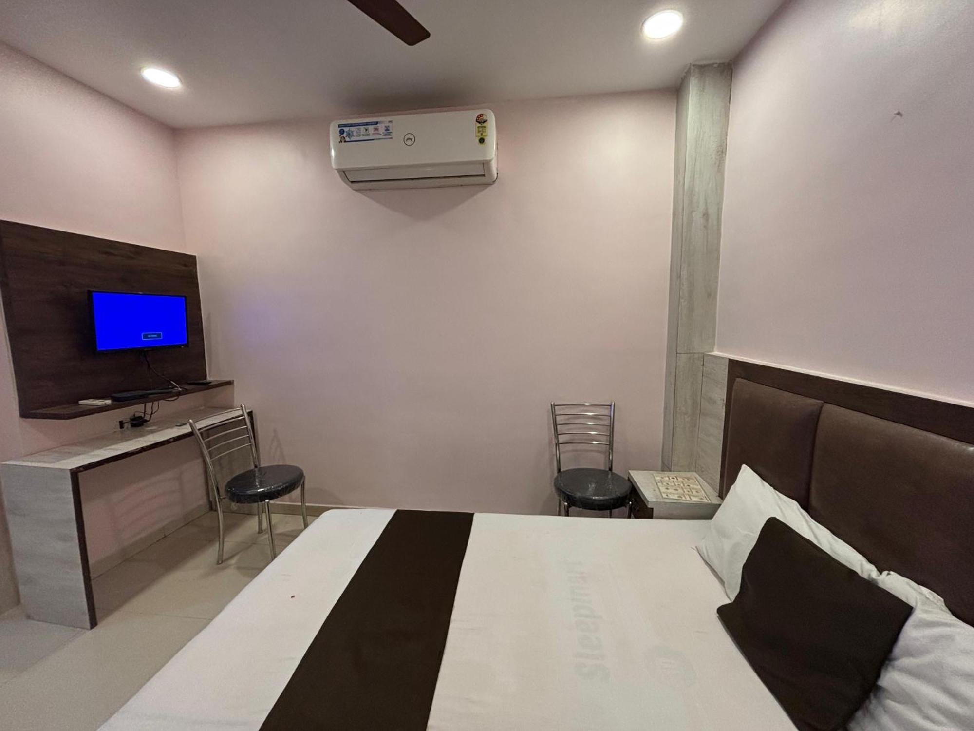 Tavakkal Near International Airport