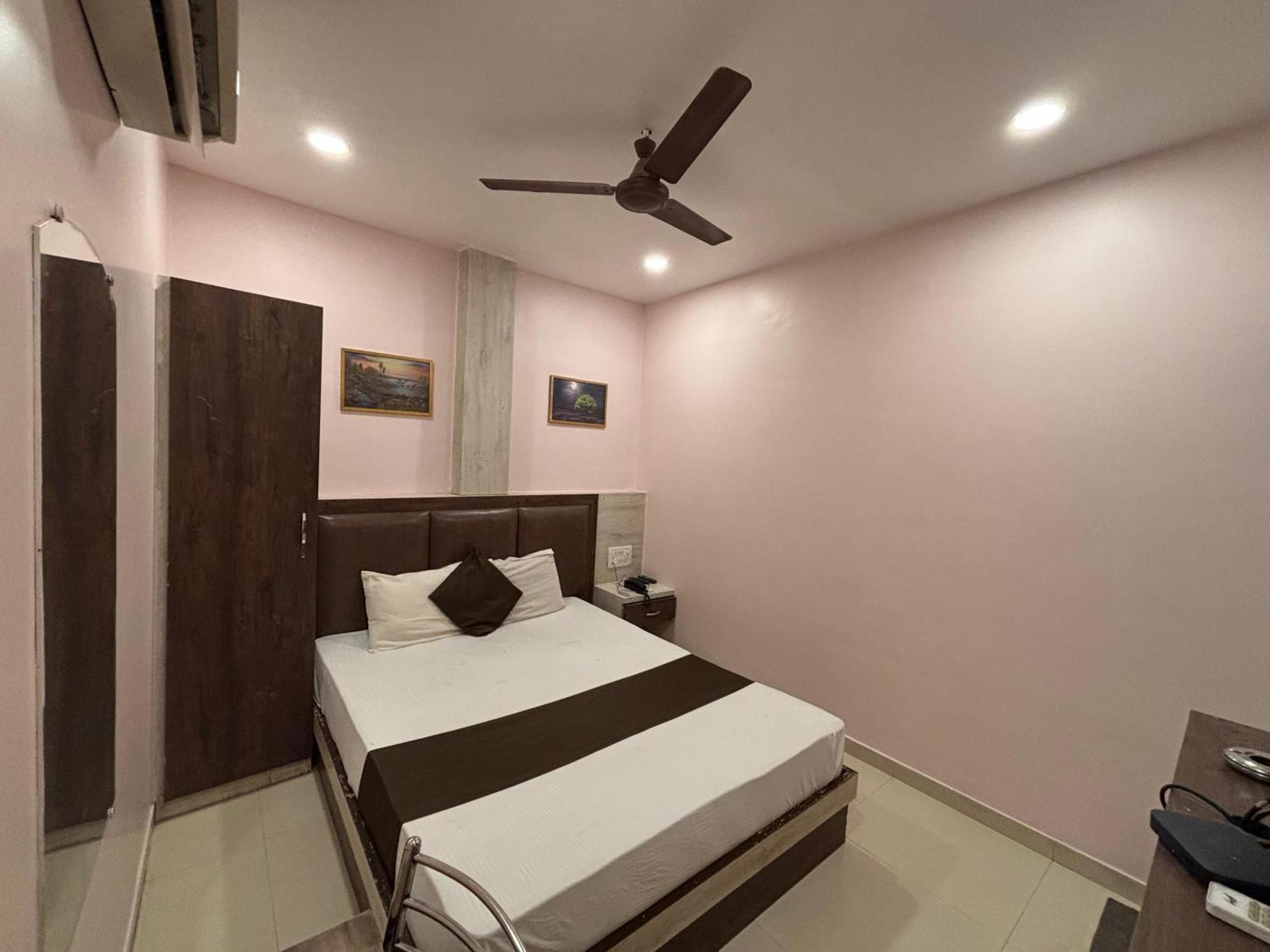 Hotel Tavakkal Near International Airport